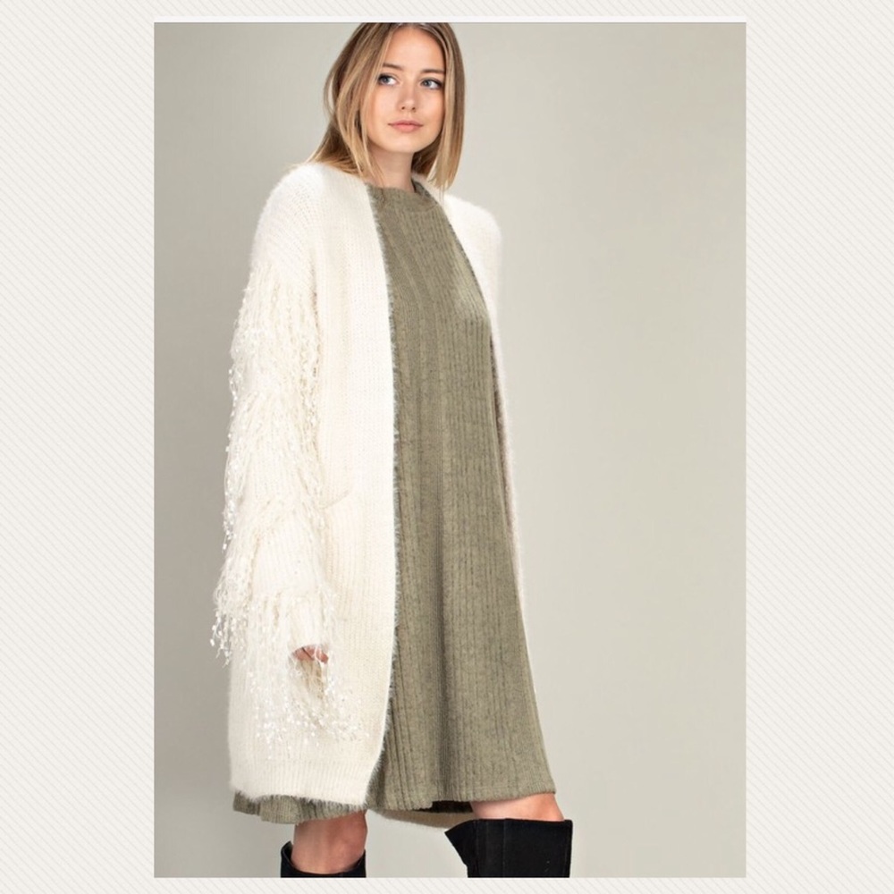 Last one❗️Oversized fringe sleeve sweater coat - Picture 2 of 5